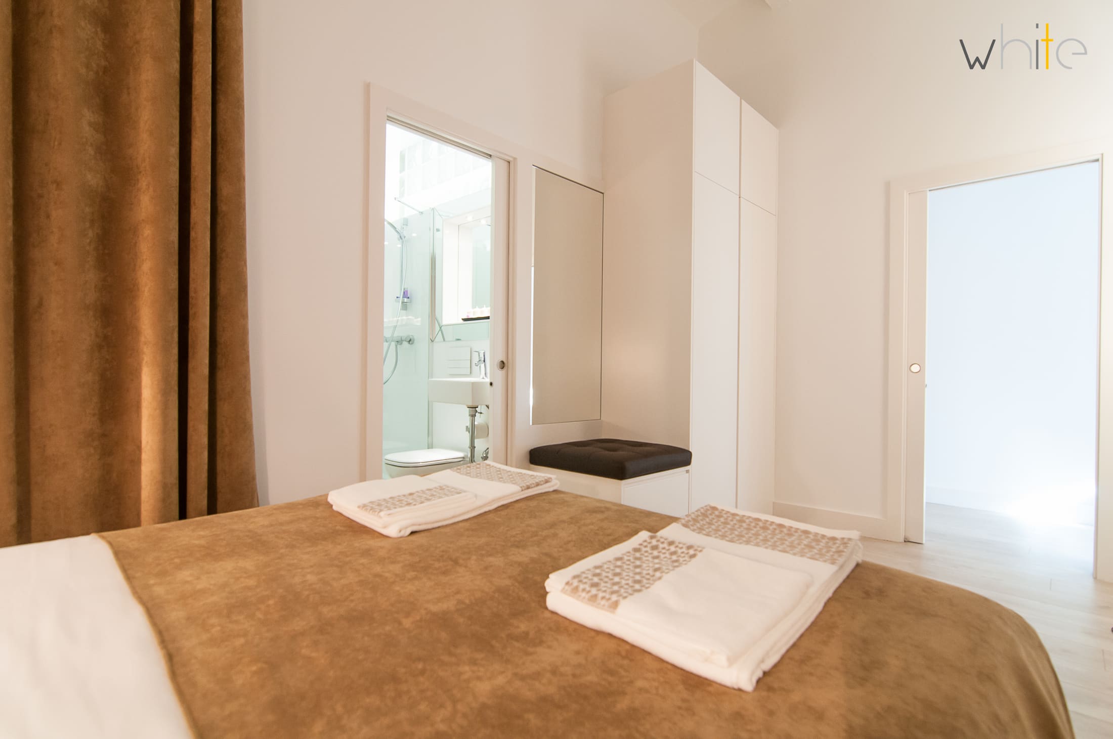 White gran via interiorismo pepenietostudio